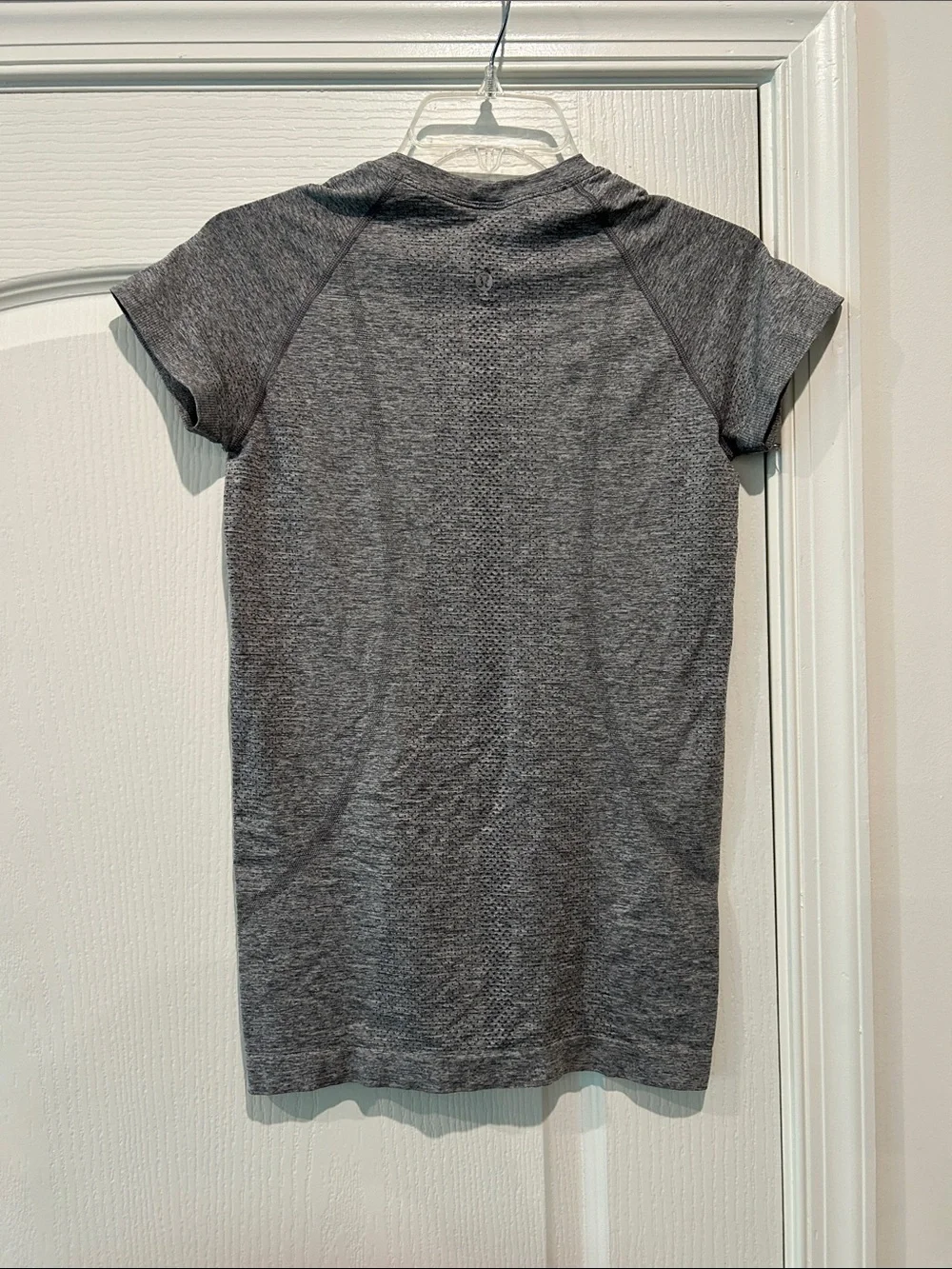 LULULEMON Women’s Short-Sleeve Performance Tee in Heather Gray